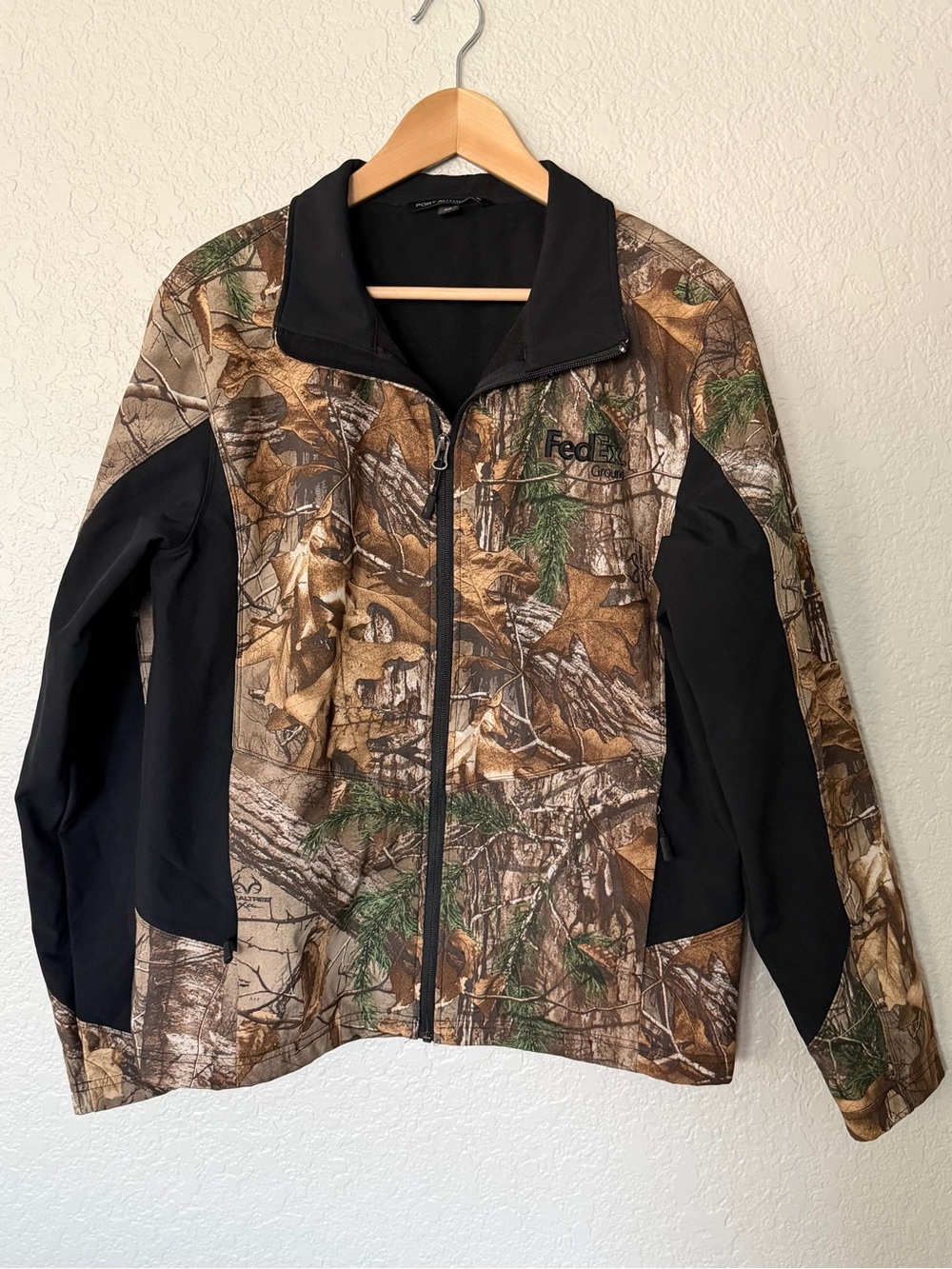 Port authority Men’s Mossy Oak Camouflage Zip Jacket with Black Panels